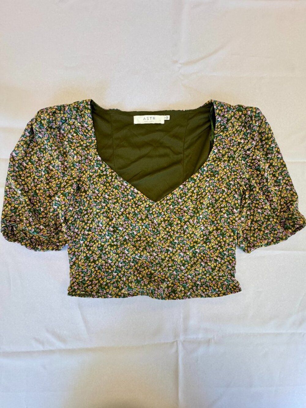 ASTR Olive Green Mini Floral Sweetheart Neckline Crop Blouse Size S